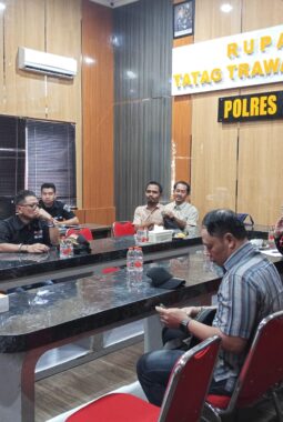 Konfrensi pers  Polres Tabalong Tegaskan RS (23) Tewas Akibat Senjata Tajam
