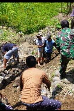 Warga Desa Bolo Antusias, Dibantu Anggota Kodim 0724/Boyolali Siapkan Acara Peletakan Batu Pertama Jembatan Garuda